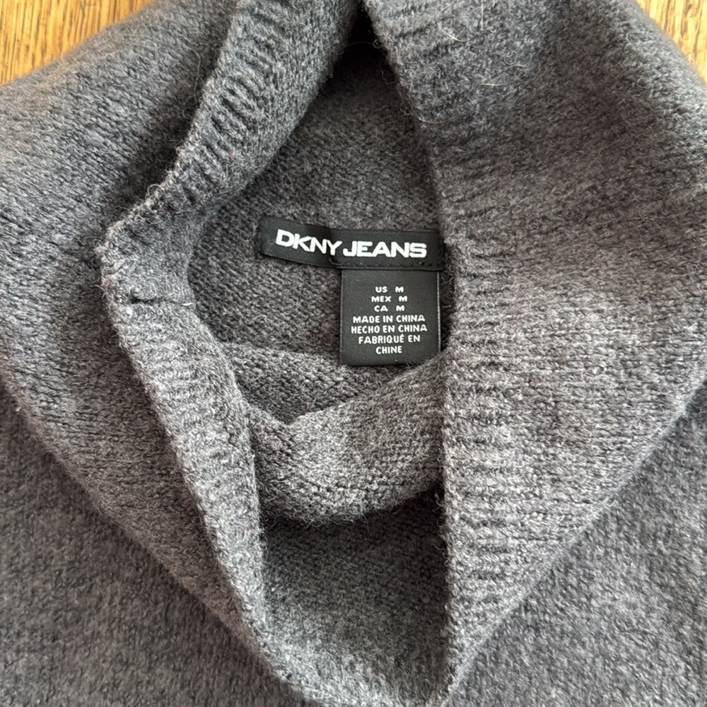 ✨ DKNY Colorblock Turtleneck Sweater — Gray & Black — Size M ✨ - Picture 2 of 3